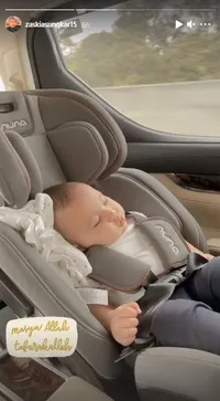 8 Potret Liburan Baby Ukkasya Anak Zaskia Sungkar dan Irwansyah ke Vila, Pipi Chubby dan Wajah Ganteng Disorot