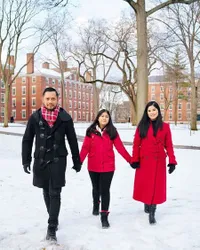 8 Potret Liburan Keluarga Agus Yudhoyono di Amerika, Nonton Pertandingan Basket - Nostalgia Kunjungi Harvard