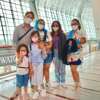 8 Potret Liburan Keluarga Andhika Pratama dan Ussy Sulistiawaty ke Bali, Ajak Baby Saka