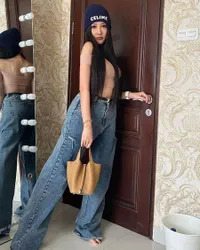 8 Potret Lucinta Luna Tampil Tanpa Kenakan Bra, Tutupi Area Pribadi dengan Selembar Kain dan Rambut Saja - Netizen: Bentuk Pusarnya Laki Banget!