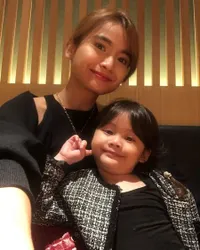 8 Potret Lucunya Bridgia Anak Acha Septriasa, Makin Cantik - Pinter Ngomong di Depan Kamera