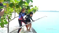 8 Potret Maia Estianty Liburan Bareng Meychan dan Anak-anaknya, Main Voli Pantai - Nikmatin Al Nge-DJ