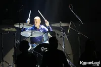 8 Potret Marcell Siahaan dalam Konser Tujuh Belas, Memukau dan Emosional