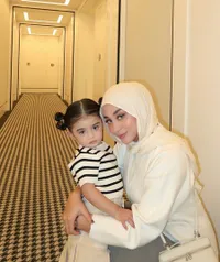 8 Potret Margin Berdua Bareng Guzel, Sama-Sama Cantik Bak Pinang Dibelah Dua