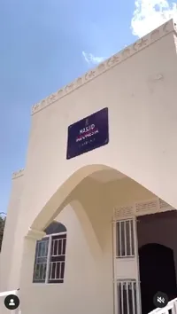 8 Potret Masjid Ivan Gunawan di Uganda yang Sudah Jadi, Ditaksir Menelan Biaya Rp1,5 Miliar - Megah Bernuansa Putih dilengkapi Karpet Warna-Warni