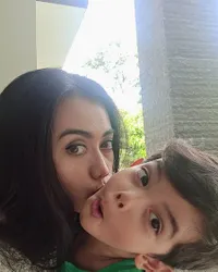8 Potret Maximilian Keponakan Mendiang Julia Perez, Anak Nia Anggia yang Ganteng dan Bule Banget