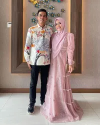 8 Potret Meggy Mantan Istri Kiwil yang Kini Makin Harmonis dengan Keluarga Baru, Wajah Suami Jadi Sorotan