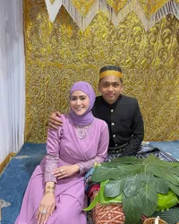 8 Potret Meggy Wulandari Dampingi Anak Sambung Menikah, Dekat Banget Kayak Anak Kandung