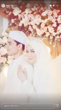 8 Potret Mesra Alvin Faiz dan Henny Rahman Usai Resmi Menikah, Pamer Pelukan - Ziarah ke Makam Ustaz Arifin Ilham