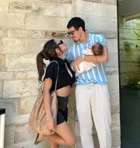 8 Potret Mesra Jennifer Coppen dengan Suami di Hari Valentine - Disebut Hot Mom Oleh Netizen!
