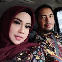 8 Potret Mesra Ortu Salmafina Sunan, Rayakan 21 Tahun Pernikahan