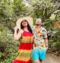8 Potret Mesra Ovi Duo Serigala dan Suami, Tetap Harmonis Meski Sama-sama Pindah Agama Usai Menikah