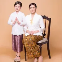 8 Potret Mikha Anak Nafa Urbach, Bisa Bahasa Jawa - Makin Cantik Seperti Ibunya