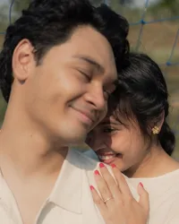 8 Potret Mikha Angelo dan Gregory Mariska Tunjung Resmi Tunangan, Sudah Prewed - Romantis Bareng Kambing