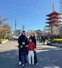 8 Potret Nabila Syakieb Liburan ke Jepang, Tampil Hangat Bersama Keluarga