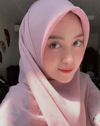 8 Potret Nabilah Ayu Eks JKT 48 Mantap Berhijab Usai Nangis Baca Al Quran, Pesona Cantik dan Anggun Curi Perhatian