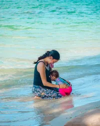 8 Potret Nadine Chandrawinata Babymoon ke Pulau Belitung Bareng Dimas Anggara dan Si Kecil Djiwa