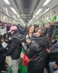 8 Potret Nafa Urbach & Zack Lee Liburan ke Korea Bareng Anak, Visual Mikhaela Bikin Netizen Salfok