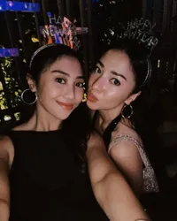 8 Potret Nikita Willy & Indra Priawan Rayakan Tahun Baru di Bali, Disebut Bak ABG Pacaran