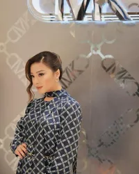 8 Potret Nikita Willy Hadiri Event Michael Kors Sampai ke Singapura, Pesonanya Elegan & Mahal Banget!