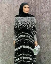8 Potret Nindy Ayunda yang Kini Makin Berseri dan Adem Setelah Berhijab, Ramai Jadi Sorotan dan Banjir Pujian