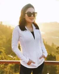 8 Potret Nindy Liburan Seru ke Bali, Nikmati Indahnya Alam Pegunungan Hingga Air Terjun