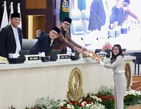 8 Potret Nisya Ahmad yang Kini Fokus Jadi Anggota Dewan, Belum Pikirkan Cari Pasangan Baru Usai Cerai