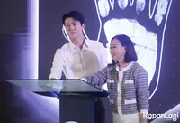8 Potret Oh Sehun EXO Gelar Fan Meeting di Indonesia, Senyuman Manis Scientist Ganteng Bikin Ribuan Penggemar Mleyot Berhari-Hari
