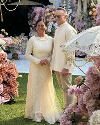 8 Potret Orang Tua Alyssa Daguise yang Kompak di Nikahan Anak meski Sudah Bercerai 17 Tahun Lalu