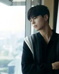 8 Potret Park Bo Gum di Singapura, Gantengnya Kebablasan - Senyuman Manis si Pria Hijau Neon Bikin Silau