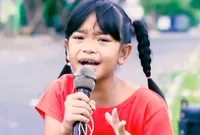 8 Potret Pedangdut Cilik Bunga Ayu yang Masih Berusia 11 Tahun, Satu Manajemen Dengan Farel Prayoga