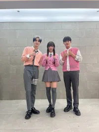 8 Potret Pemain Drakor 'MOVING' Lee Jungha dan Younghoon The Boyz Jadi MC Baru di MBC Show Music Core, Bagikan Hadiah Untuk Penggemar Yang Datang!