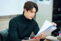 8 Potret Pemeran Drama Korea LAW AND THE CITY saat Pembacaan Naskah, Lee Jong Suk dan Moon Ga Young Jadi Pengacara
