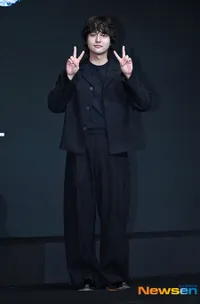 8 Potret Penampilan Baru Yang Se Jong di Konferensi Pers Bikin Pangling, Ramai Dibandingkan dengan Era 'DOONA!'