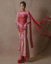 8 Potret Penampilan Cantik Eva Celia dengan Kebaya Unik dan Kontemporer di FFI 2021, Keren Banget!