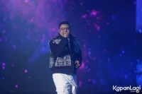 8 Potret Penampilan Denny Caknan di Konser HUT Indosiar: Kolaborasi Bareng Soimah, Waldjinah, & Pantura Angels