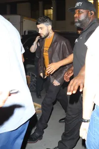 8 Potret Penampilan Zayn Malik Saat Meet and Greet Bersama Fans