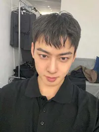 8 Potret Perayaan Cha Eun Woo Sebelum Berangkat Wamil, Aura 'Annyeong Dek' Makin Kuat usai Potong Rambut