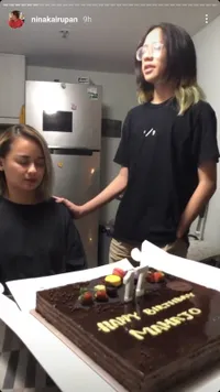 8 Potret Perayaan Ulang Tahun Joanna Alexandra ke-35, Dapat Surprise dari Anak-anak - Terharu Terima Kado Bantal Bergambar Wajah Raditya Oloan