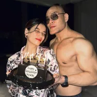 8 Potret Perayaan Ulang Tahun Sabrina Chairunnisa ke 31 - Belajar Piano Demi Penuhi Keinginan Masa Kecil