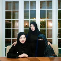 8 Potret Perjalanan Spiritual Celine Evangelista yang Kini Sudah Mualaf, Antusias Belajar Agama Islam Hingga Salat