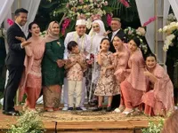 8 Potret Pernikahan Bayu Kakak Arumi Bachsin, Netizen Salfok ke Istrinya yang Cantik Banget