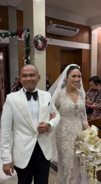 8 Potret Pernikahan Frank Hutapea Putra Sulung Hotman Paris, Sederhana Penuh Keintiman 