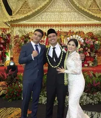 8 Potret Pernikahan Frans Faisal, Foto Mendiang Vanessa Angel dan Bibi Ardiansyah Seketika Memantik Haru - Zulkifli Hasan Jadi Saksi 