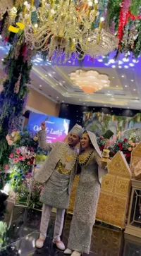 8 Potret Pernikahan Ochi Rosdiana & Luthfi Arif, Penuh Kebahagiaan - Akad & Resepsi Beda Adat