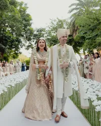8 Potret Pernikahan Parineeti Chopra dan Raghav Chadha, Digelar Privat di Udaipur - Priyanka Chopra Tak Hadir