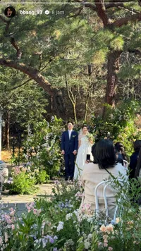 8 Potret Pernikahan Sojin Girl's Day dan Lee Dong Ha, Jadi Ajang Reunian Para Member - Hyeri Beri Pidato Menyentuh Hati Untuk Sang Leader