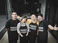 8 Potret Pesona Thariq Halilintar yang Dijodoh-Jodohkan Sama Fuji, Berawal dari Konten Masak Bareng