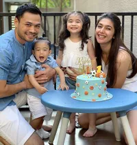 8 Potret Pesta Ulang Tahun Pertama Rasheed, Putra Nabila Syakieb yang Ganteng Menggemaskan!