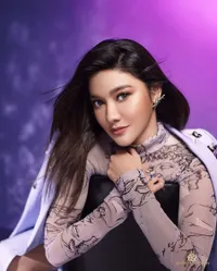 8 Potret Photoshoot Terbaru Naysila Mirdad yang Cantiknya Kebablasan, Disebut Kajol Versi Indonesia - Ramai Dipuji Sesama Artis